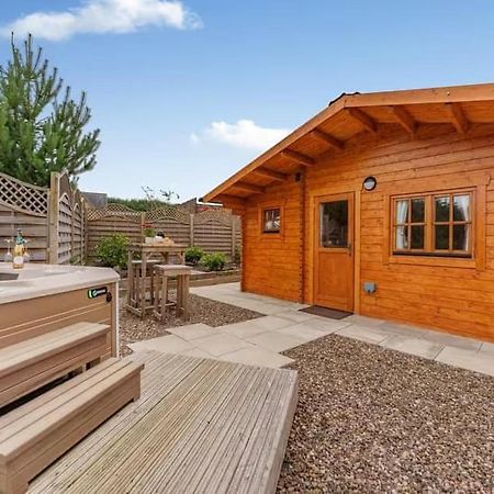 איירדריי Lochinvar - Clydesdale Log Cabin With Hot Tub מראה חיצוני תמונה